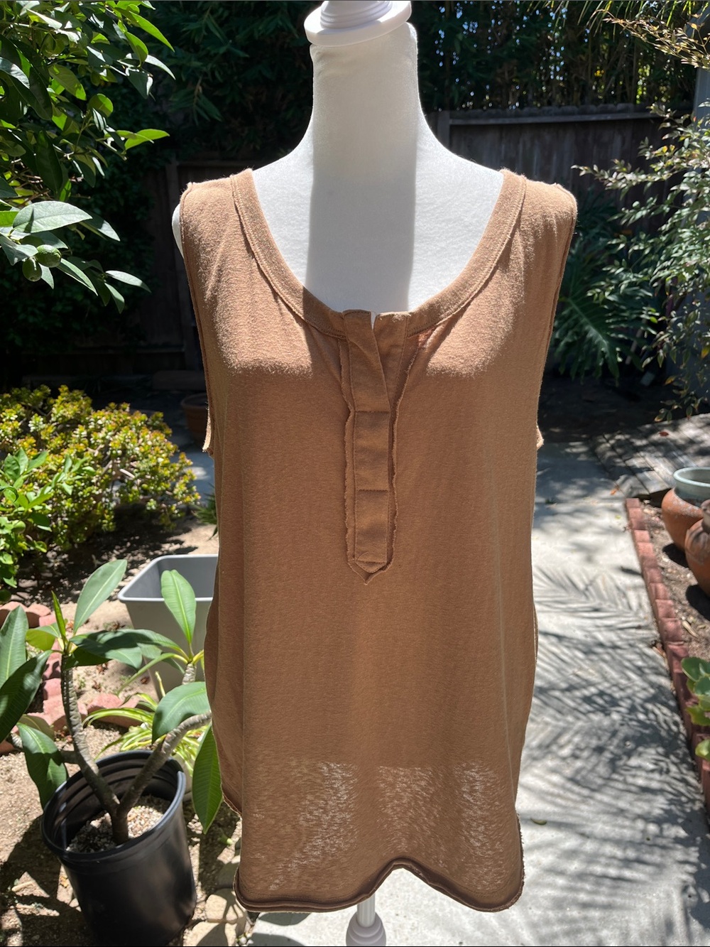 Linen Silk Soft Tank Henley raw edge details Brown Size L